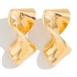 Gold Twist Earrings